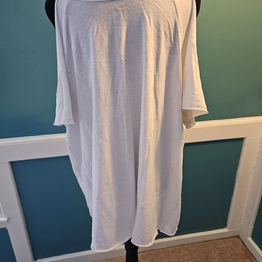 Torrid Bob Marley Cold Shoulder Tee Size 3. Light Weight. Very Soft & Comfy. - Picture 6 of 7